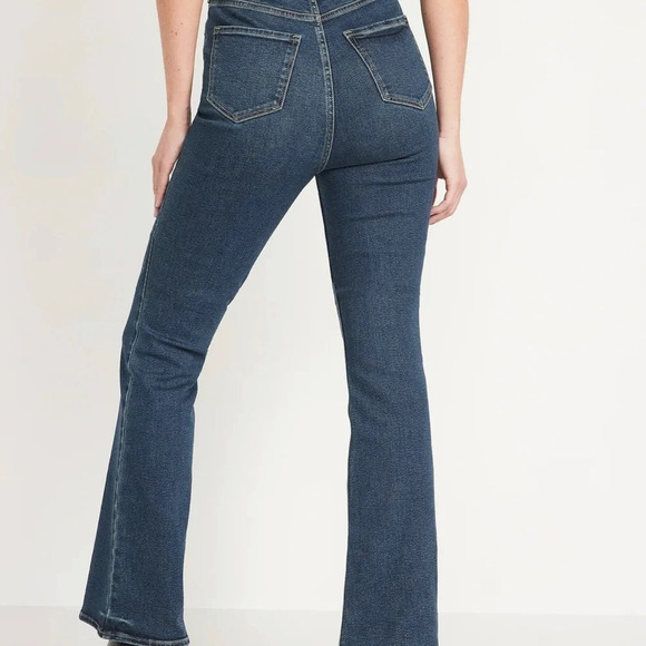 Old Navy Womens Flare Jeans Light Wash Cotton Denim Mid Rise Size 16 NWOT - Picture 2 of 10